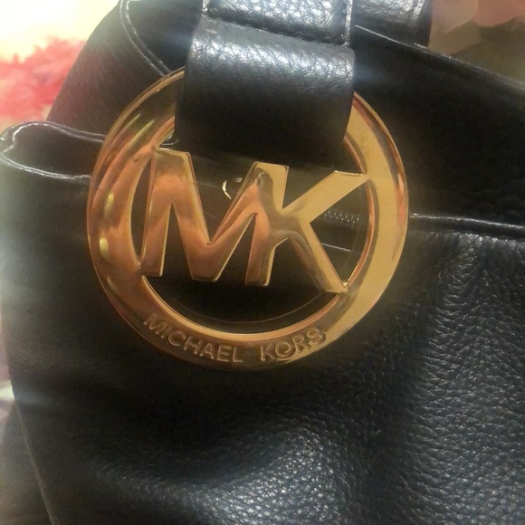 Michael Kors Handbag! - Picture 3 of 11